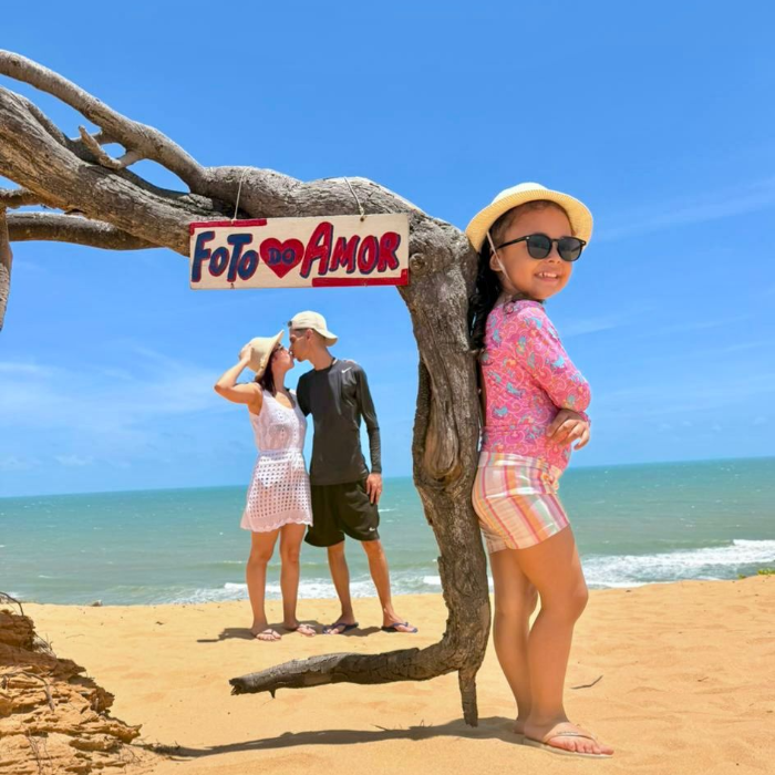 Na Vss Tours, cada roteiro é feito com carinho e atenção aos detalhes.Mais do que vender um passeio, a gente cria experiências personalizadas, pensadas para quem quer aproveitar o litoral cearense sem preocupação e com o conforto que só um atendimento humanizado oferece.Seja em casal, família ou grupo de amigos, tudo é planejado para combinar com o seu estilo:📍 Roteiros exclusivos📷 Paradas estratégicas para fotos🍽️ Dicas de onde comer e aproveitar (no nosso grupo vip do WhatsApp)🚙 Motoristas experientes e atenciosos👉 Escolha o passeio no app e viva um dia diferente, com o cuidado e o toque especial da Vss Tours - Valéria Sanches | Viagens e Turismo.