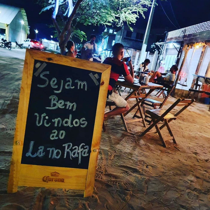 Na compra de duas pizzas grandes de qualquer sabor, os clientes Duopass ganham uma pizza média de chocolate para garantir a sobremesa.