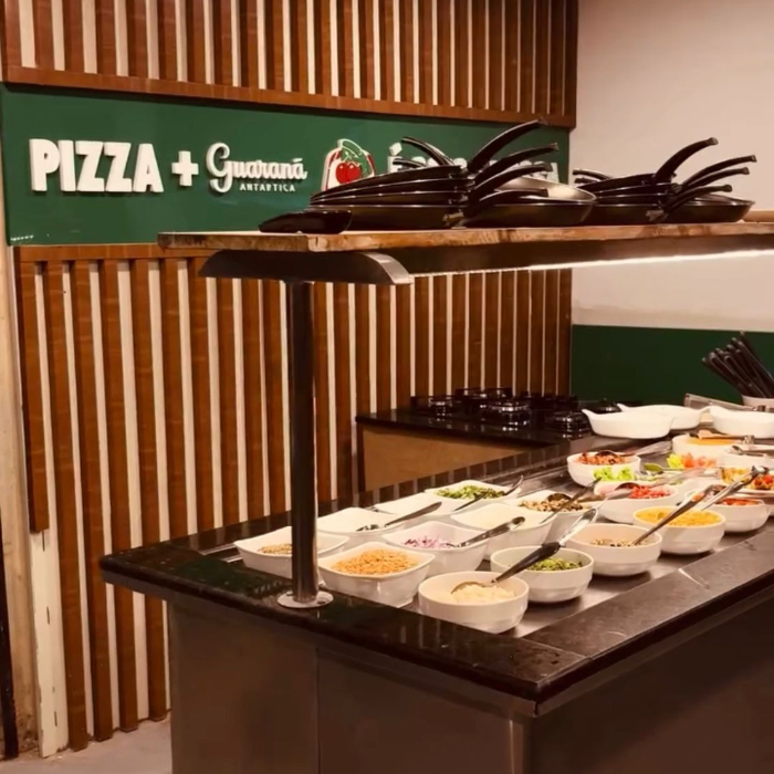 Na compra de duas pizzas grandes de qualquer sabor, os clientes Duopass ganham uma pizza média de chocolate para garantir a sobremesa.