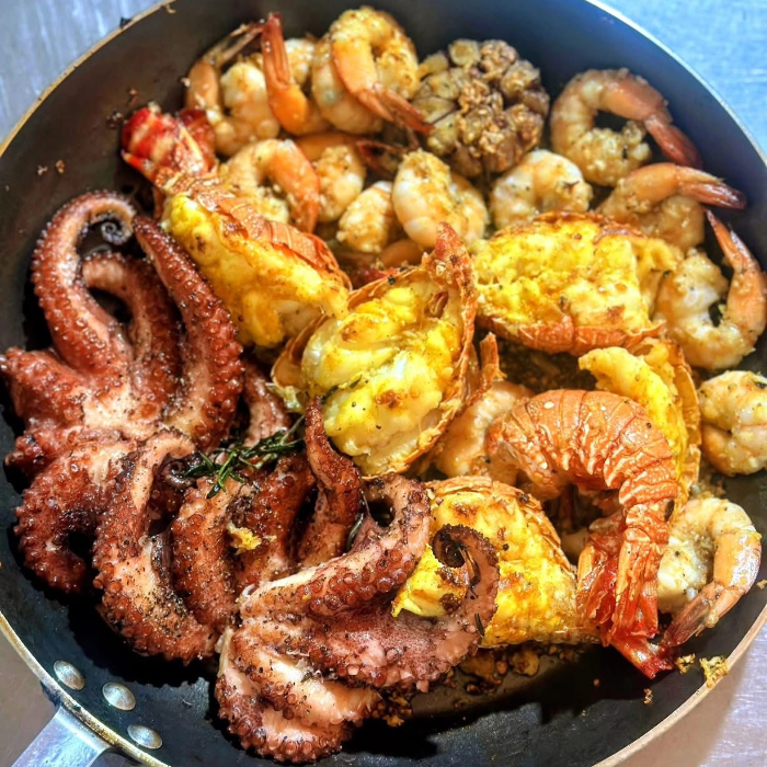 O gostinho do Ceará num caldinho só: caranguejo fresquinho e nosso tempero caseiro. 

Um abraço em forma de sabor, assinante Duopass na compra de qualquer prato do cardápio ganha um copo americano de caldinho de caranguejo